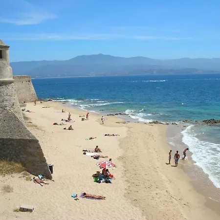 T4 Terrasses Vieille Ville, 公寓 阿雅克肖