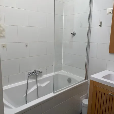 T4 Terrasses Vieille Ville, Apartment *